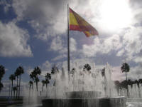 Fuente Luminosa con la Bandera de España