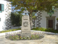 Estatua en homenaje a Don Fernando de León y Castillo